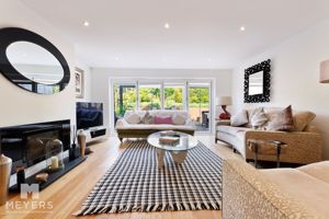 Lounge- click for photo gallery